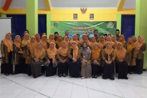 Read more about the article Upgrade Wawasan: MTsN 2 Jember Gelar Workshop Review Kegiatan Belajar Mandiri UKBM